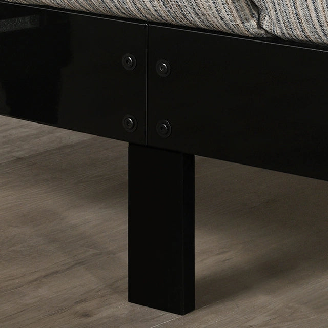 Magdeburg Bed Black & White