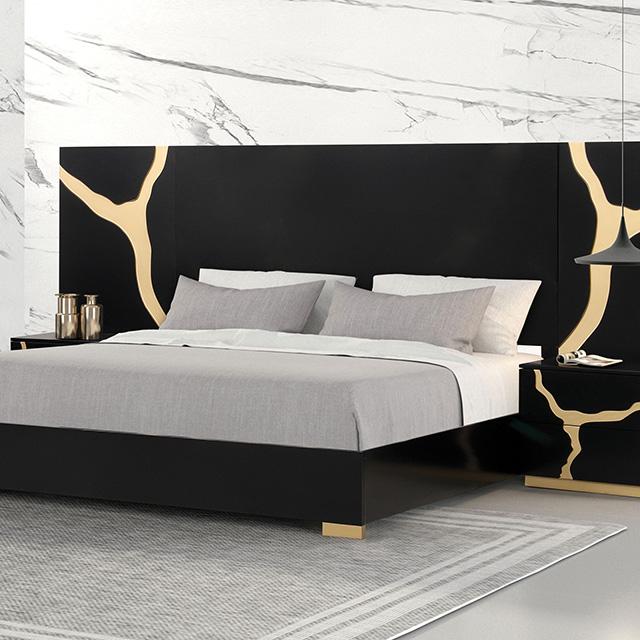 Goldsberg Bed w/ Wall Panels