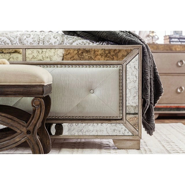 Loraine Bed